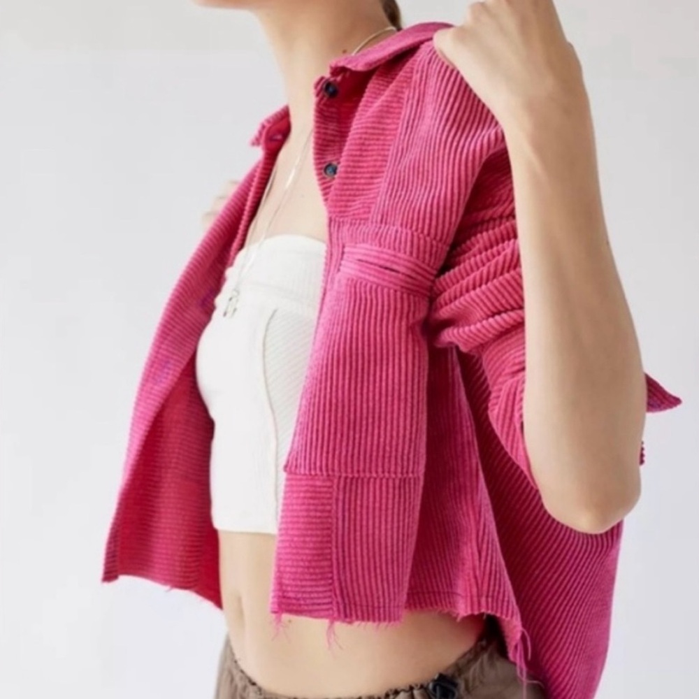 🟠NWT BDG Oversized Rodney Cropped Corduroy Button Down Shirt in Pink SMALL